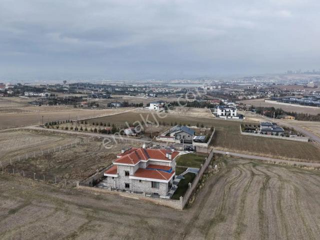 Gölbaşı Bahçelievler Mah. Göl Manzaralı Kiralık Villa