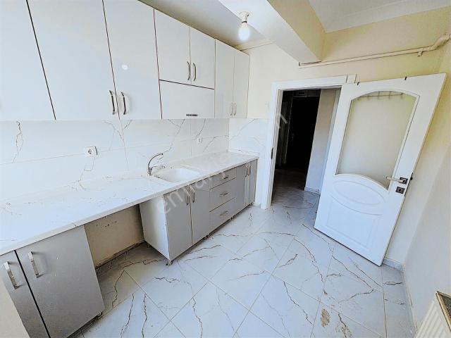 Gölbaşı Bahçelievlerde 3+1 2.kat Kiralık Daire Karadeniz Emlakta