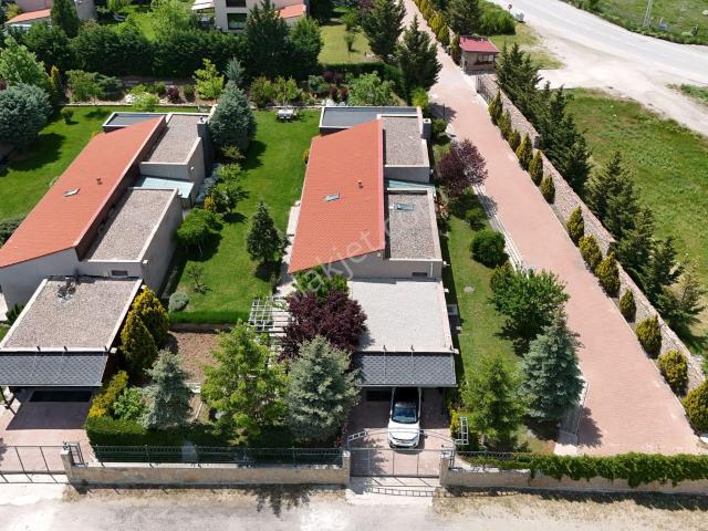 Gölbaşı Ballıkpınar Pınar Evler Tek Katlı Satılık Köşe Villa