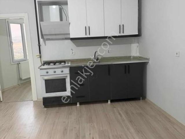 Gölbaş Emlaktan Belediye Garajı Yanı Kiralık 1+1 Ara Kat
