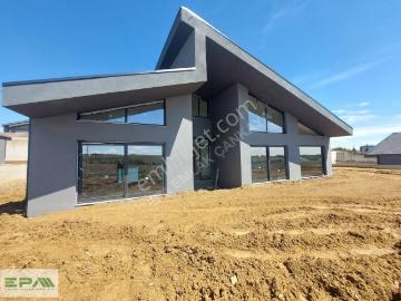 Gölbaşı Hacılarda 1.500m2 Arsalı Site İçinde Müstakil Villa