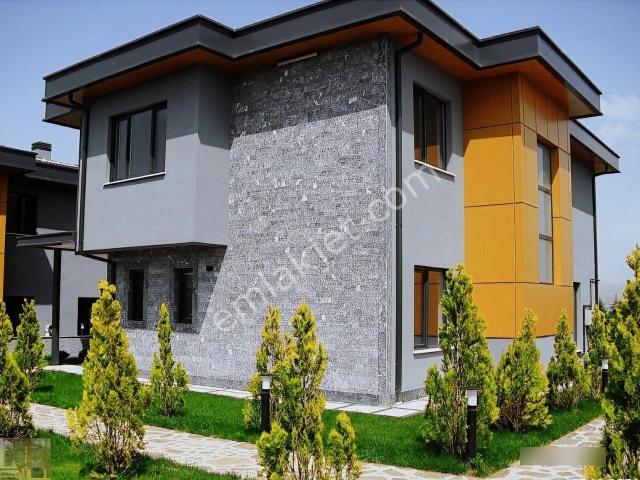 Gölbaşı Hacılar'da 4+1 Dublex Yeni Şömine'li Satılık Villa