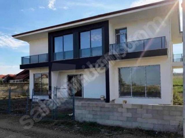 Gölbaşı Halaclı'da İskanlı 350 m 8+2 Villa 636 m Arsalı