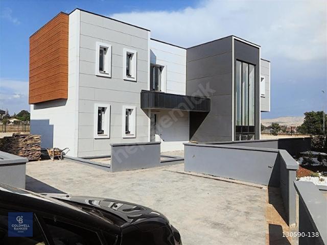 GÖLBAŞI KARŞIYAKA MH. LA PERLA KORU'DA SATILIK 6+1 VİLLA TAKASLI