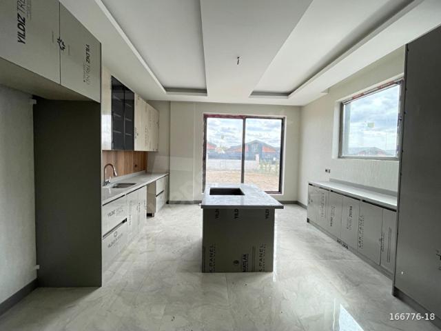 GÖLBAŞI KATRE MOGAN VİLLALARINDA 5+1 SATILIK VİLLA ROXİ GYD