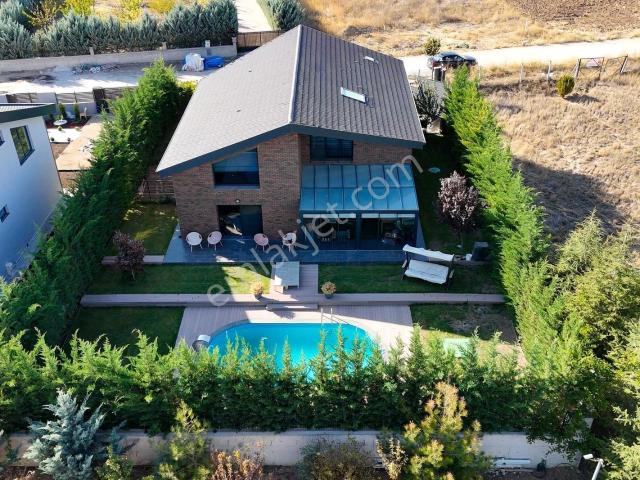 Gölbaşı Karşıyaka Mah. Satılık 4+1&325 M2 Havuzlu Müstakil Villa