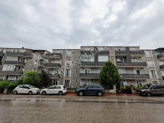 Gölcük Devlet Hastanesi Civarı Satılık Çatı Dubleks Daire