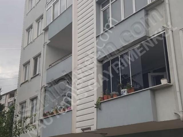 Gölcük Değirmendere Manzaralı, Bahçeli 3+1 Satılık Daire
