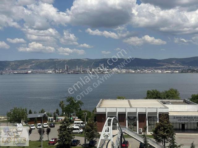 Gölcük Değirmendere 5+1 Deniz Manzaralı Site İçersinde Villa