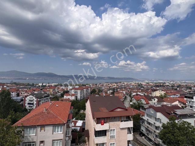 Gölcük Şehitler Mah.satılık 4+1 Sıfır Oturulmamış Üst Dubleks