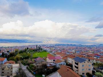 Gölcük Tepe Mahallede Satılık Ferah 4+1 Daire