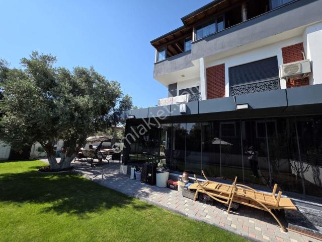 Gölcükler Mah. 3 Katlı Full Tadilatlı Villa