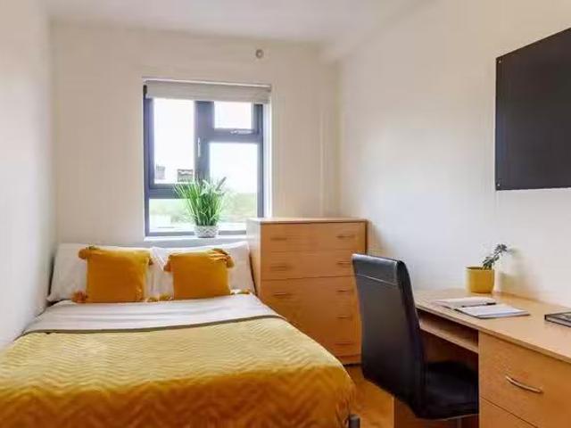 Gold Non Ensuite Room