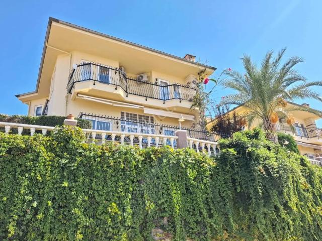 Gold Cityde 4+1, 255 M², Müstakil Bahçeli Full Eşyalı Villa