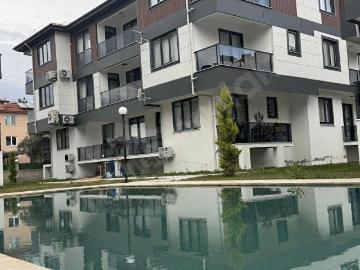 GOLD EMLAKTAN HAVUZLU SİTEDE 2+1 EBEVEYN BANYOLU KİRALIK DAİRE