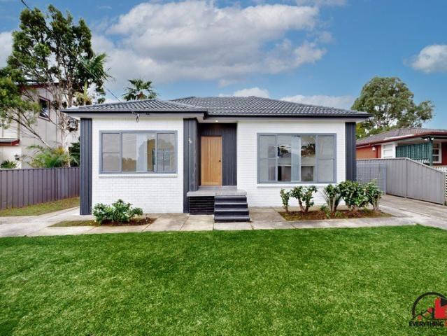 GOLD INVESTMENT Manicured to Perfection Just Move In!