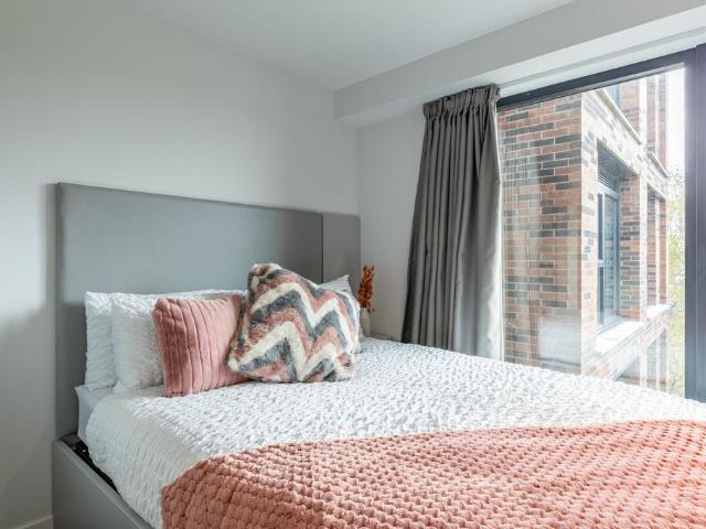 Gold Studio at Glasgow West End, 31. Studio to rent £1,343 pcm £310 pw