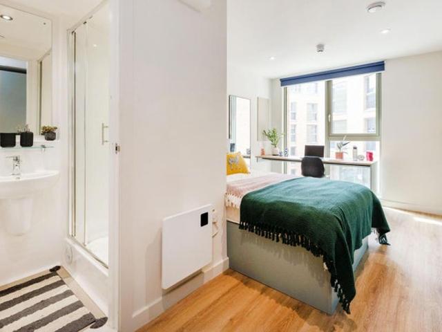 Gold Studio in a lively accommodation