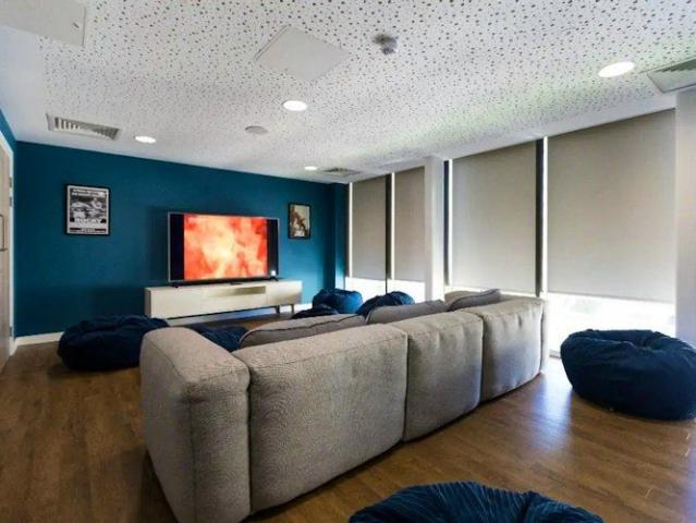 Gold Studio Middle