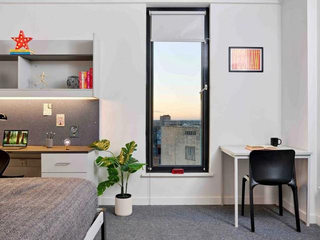 Gold Studio, Pablo Fanque House, All. Studio to rent £999 pcm £231 pw