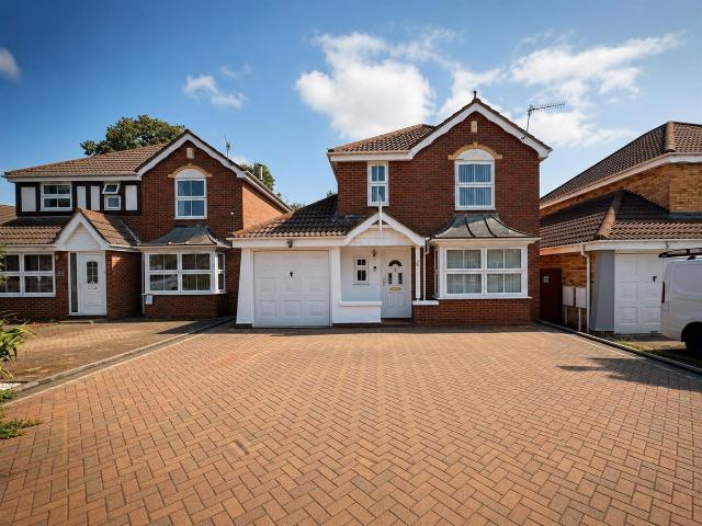 Goldcrest Road, Nottingham NG6, 4 bed detached house to rent, £1,600 pcm | PrimeLocation