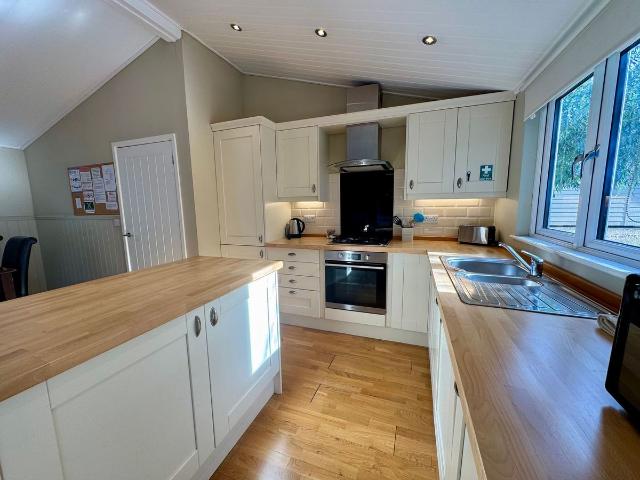 Golden Cross, Hailsham BN27, 2 bed lodge to rent, £1,450 pcm | PrimeLocation