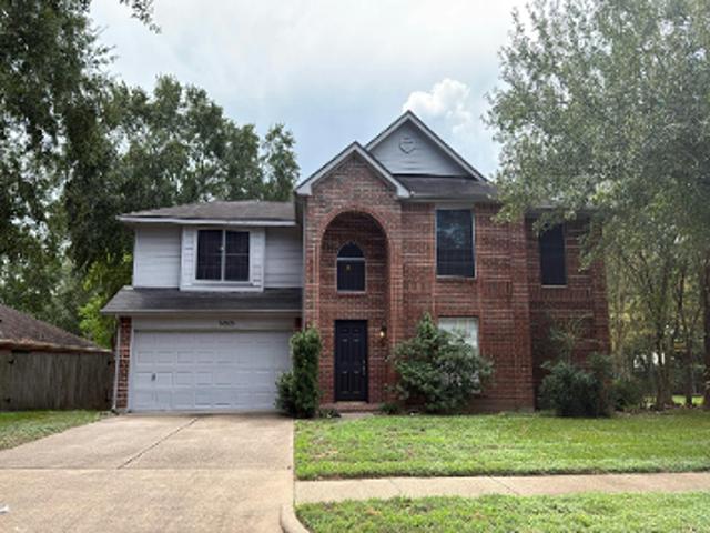 Golden Cypress Ln