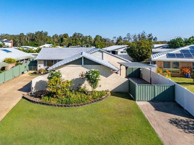 GOLDEN BEACH GEM IN PRIME LOCATION!