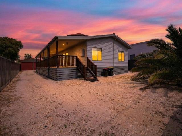 Golden Beach Escape with Upstairs Retreat, Balcony Views and Big Shed