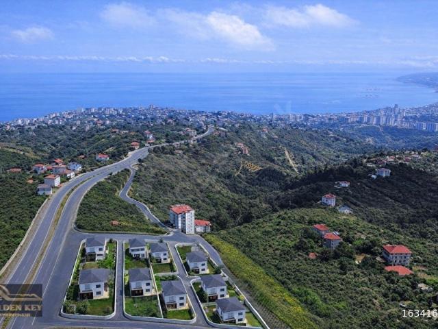 Golden Key Gayrimenkul'den Yalıncak'ta Satılık Villa