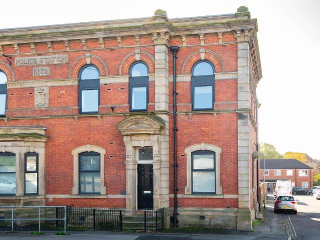 Golden Hill, Leyland PR25, 2 bed flat to rent, £875 pcm | PrimeLocation