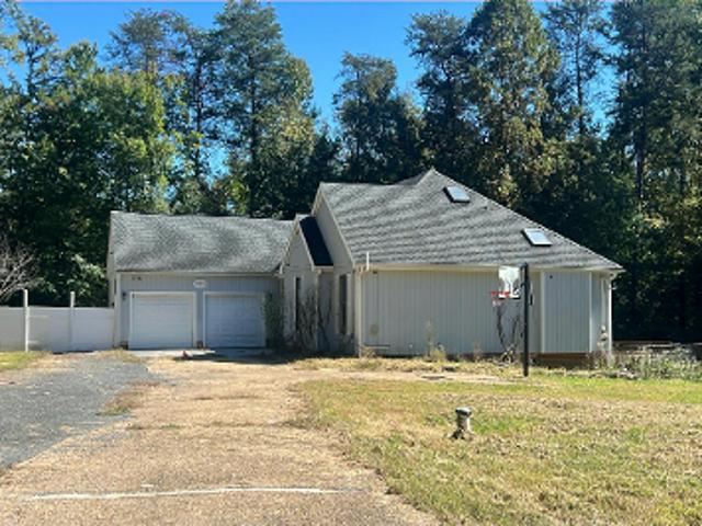 Golden Oaks Dr