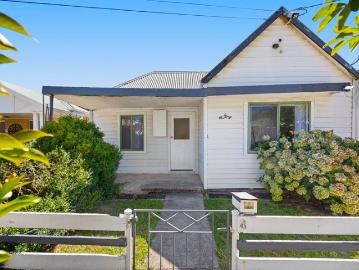 Golden Opportunity in Popular Golden Point