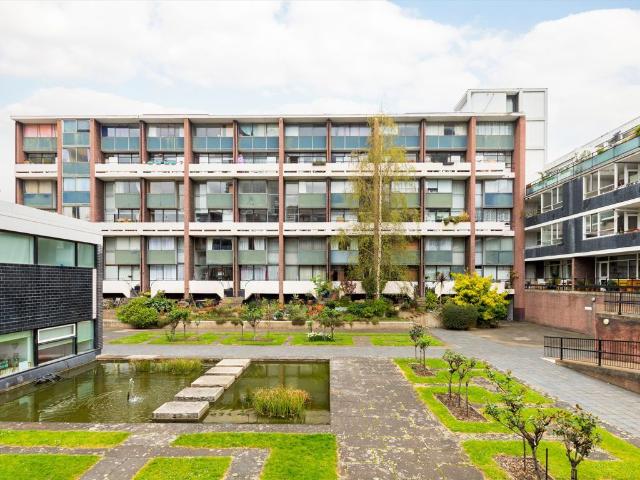 Golden Lane Estate, Bayer House, Golden Lane Estate EC1Y, 2 bed flat to rent, £3,350 pcm | PrimeLocation