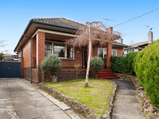 Golden Mile Opportunity on 710sqm with North Facing Rear