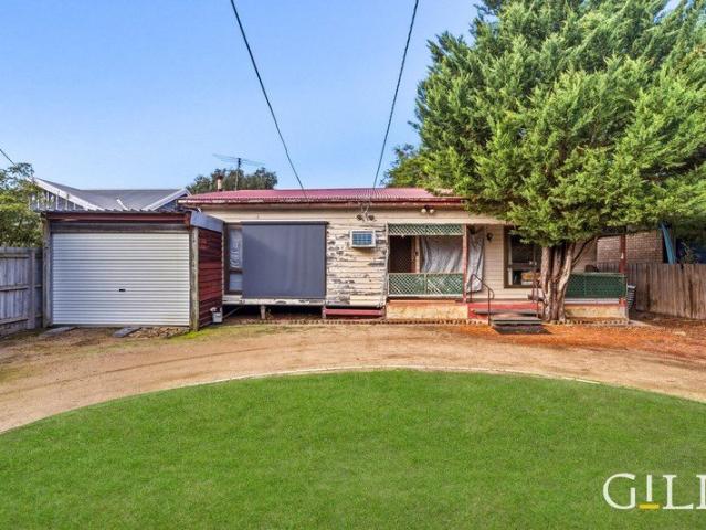 Golden Mile Opportunity on 818sqm Renovate, Rebuild or Develop STCA