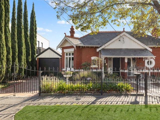 Golden Mile position, Victorian elegance