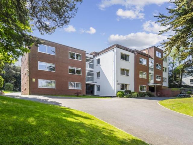 Golden Sands, 21 23 Brownsea Road. 3 bed terraced house to rent £2,000 pcm £462 pw