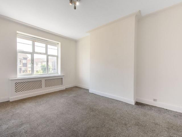 Golders Green Road, Golders Green, London NW11, 4 bed flat to rent, £3,150 pcm | PrimeLocation