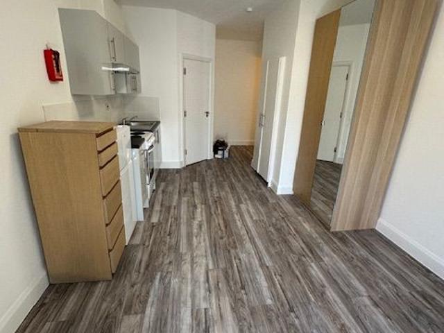 Golders Green Road, London NW11, Studio to rent, £1,450 pcm | PrimeLocation