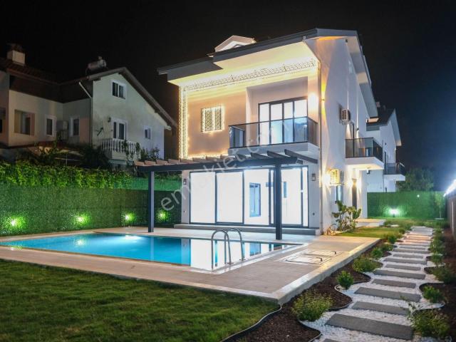 Goldhouse Dan Kusursuz Doğa İçinde 4+1 Satılık Villa