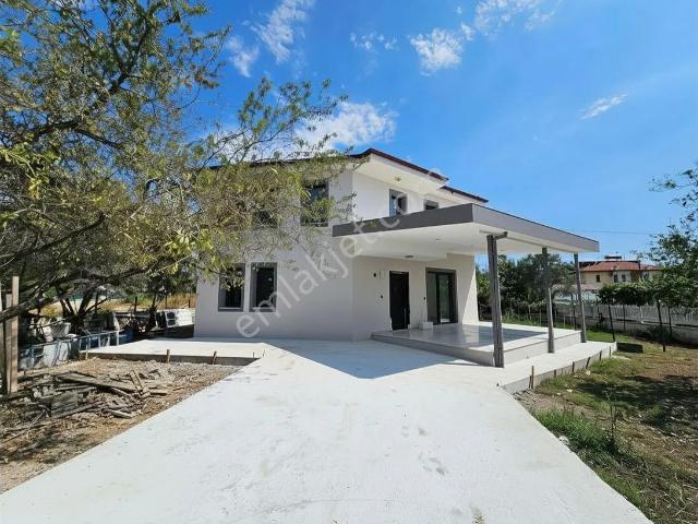Goldhouse Dan Kiralık Denize Yürüme Mesafesinde 4+1 Müstakil Villa