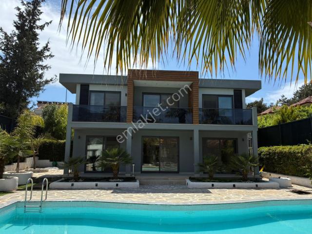 Goldhouse Dan Satılık 640 M2 Arsa İçinde Müstakil Havuzlu Villa