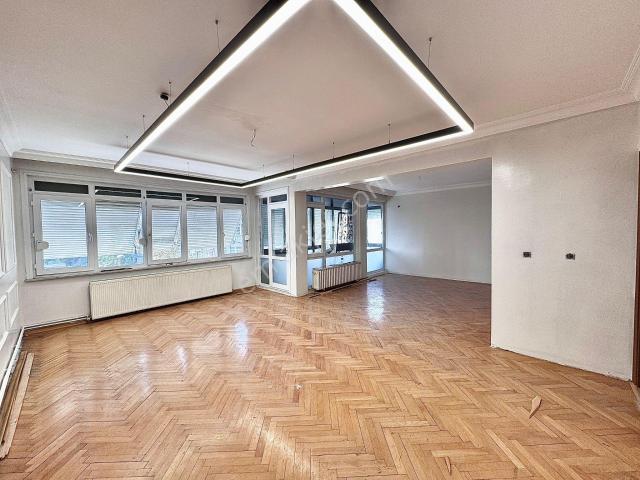 Goldhouse Dan Satılık Bahçelievler Çalışlar Caddesi 3+1 Geniş Daire