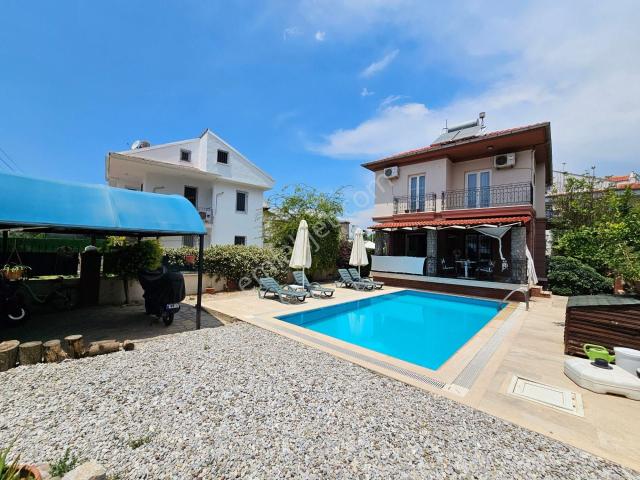 Goldhouse Dan Satılık Foça Da Yatırımlık 3+1 Havuzlu Müstakil Villa