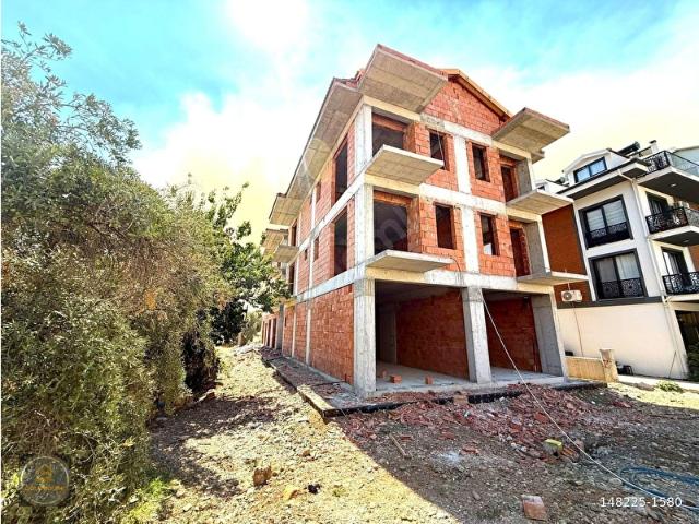 GoldHouse dan Satılık Fethiyede 1+1 Cadde Üstü Ara Kat Projeden Daire