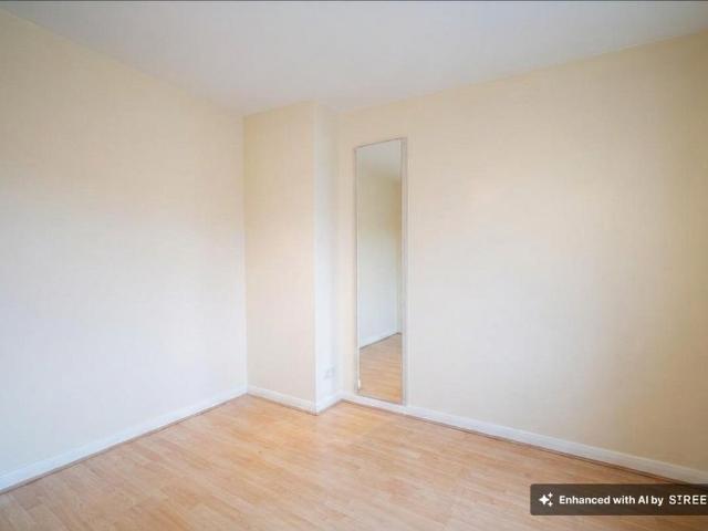 Goldhawk Road, London, W12 1 bed flat to rent £1,350 pcm £312 pw