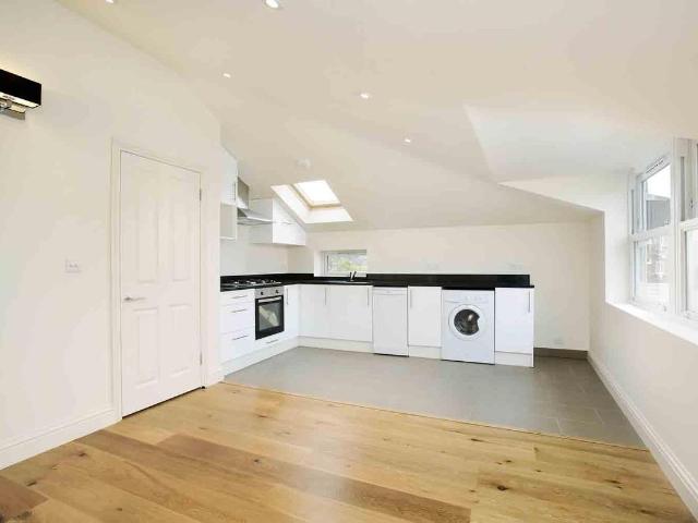 Goldhawk Road, London W6, 2 bed flat to rent, £2,400 pcm | PrimeLocation