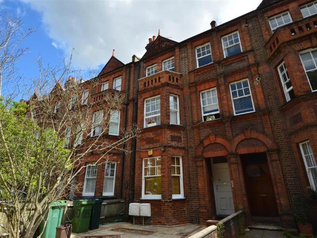 Goldhurst Terrace, South Hampstead NW6 3 bed flat to rent £3,500 pcm £808 pw