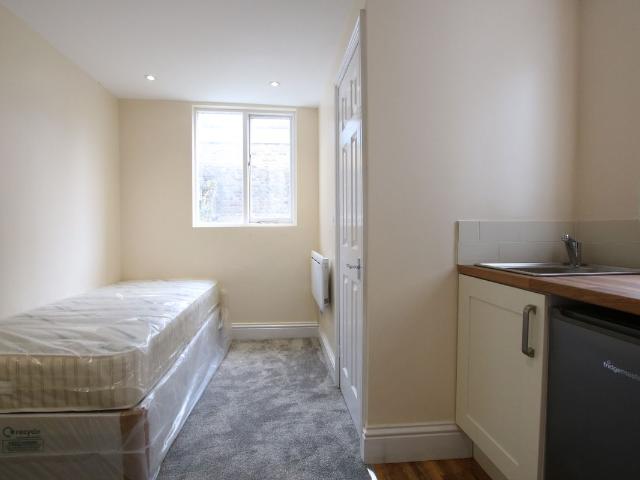 Goldney Road, London W9, Studio to rent, £1,200 pcm | PrimeLocation